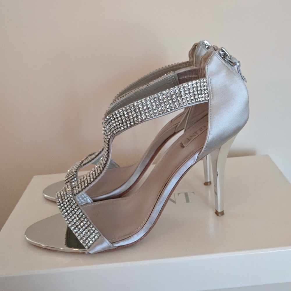 8M Glint Diamond Studded Heels - Picture 2 of 4